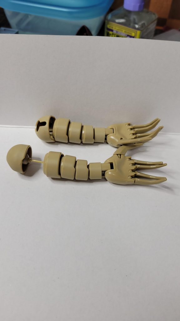 腕延長そのあと肉付けに苦労しましたプラとパテの境がきれいにならなくて諦めました 