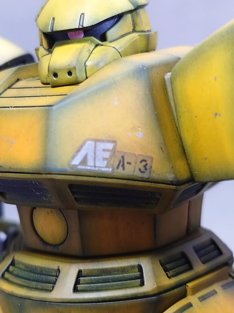 胸の横にもアナハイムロゴを貼ってます。