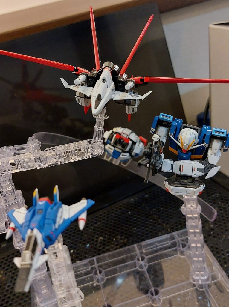 申し訳程度の合体前カット