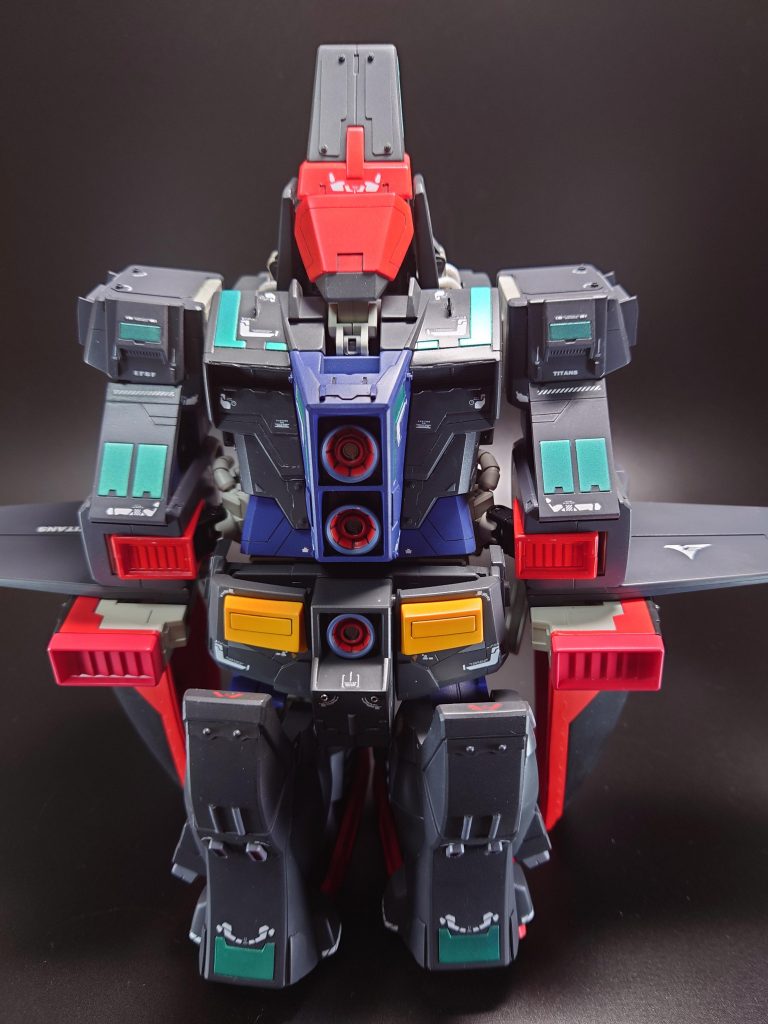 以前、投稿したリックディアスの様にティターンズカラーにがメタリックグリーンをアクセントとして入れてます。