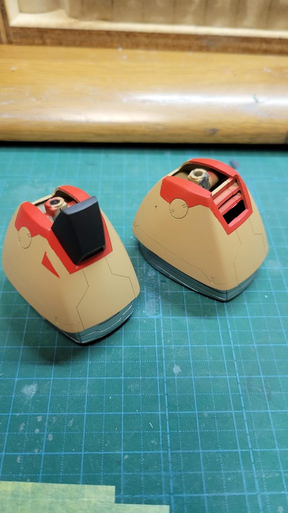 マスキング失敗していて😖三角部分やり直し面倒だったので片方も同じように三角の模様を塗装で誤魔化したw  