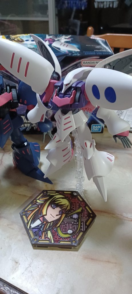 スミ入れ前です。MGと比べてもプロポーションが良いです