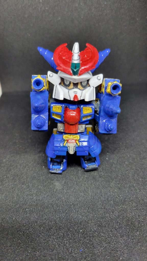 半坦克模式參考了太空坦克的資料令雙腳有半跪色變形功能同時可以增加移動攻擊速度