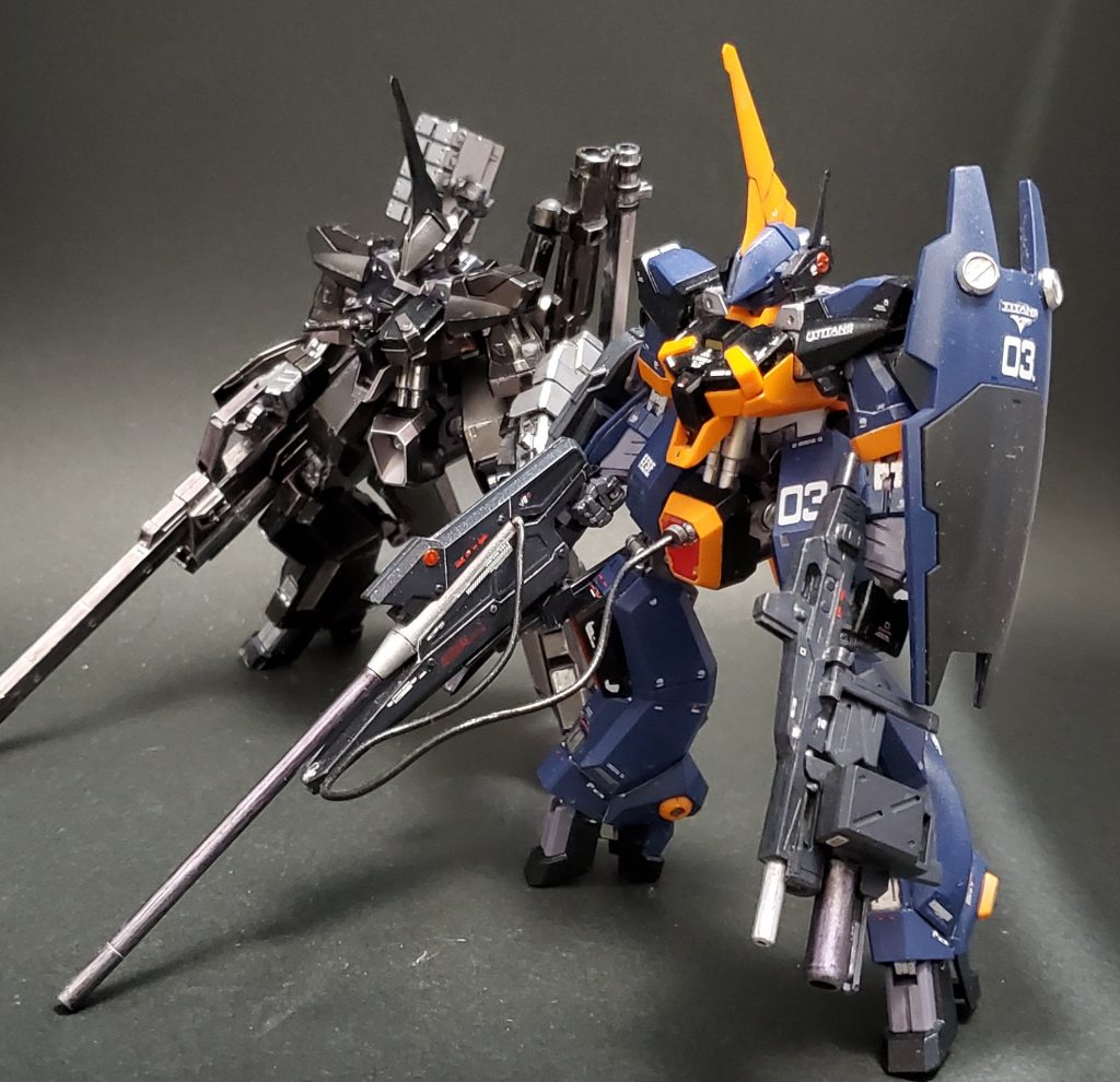 以前作ったノーマルカラーの バーザムとのツーショットこのバーザム作った時に(なんかシルエットがACっぽいな…)と思ったのがこいつを作るキッカケでした