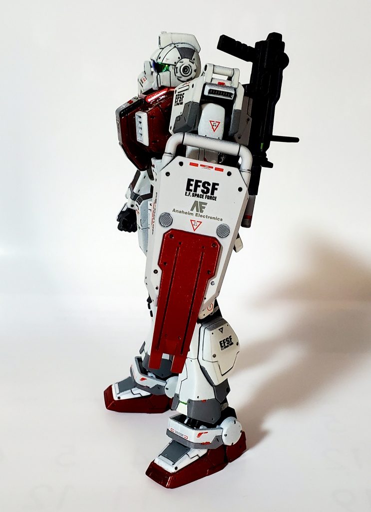 今まで塗装での色変えくらいしかしたことなかったのですが、スジボリ、穴をあけたりしてみました