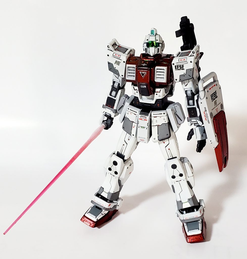 というわけで陸戦君を私が今あるテクニックを振り絞って作りました。シールがなかったので宇宙仕様になっています。ガンプラ警察出動!!