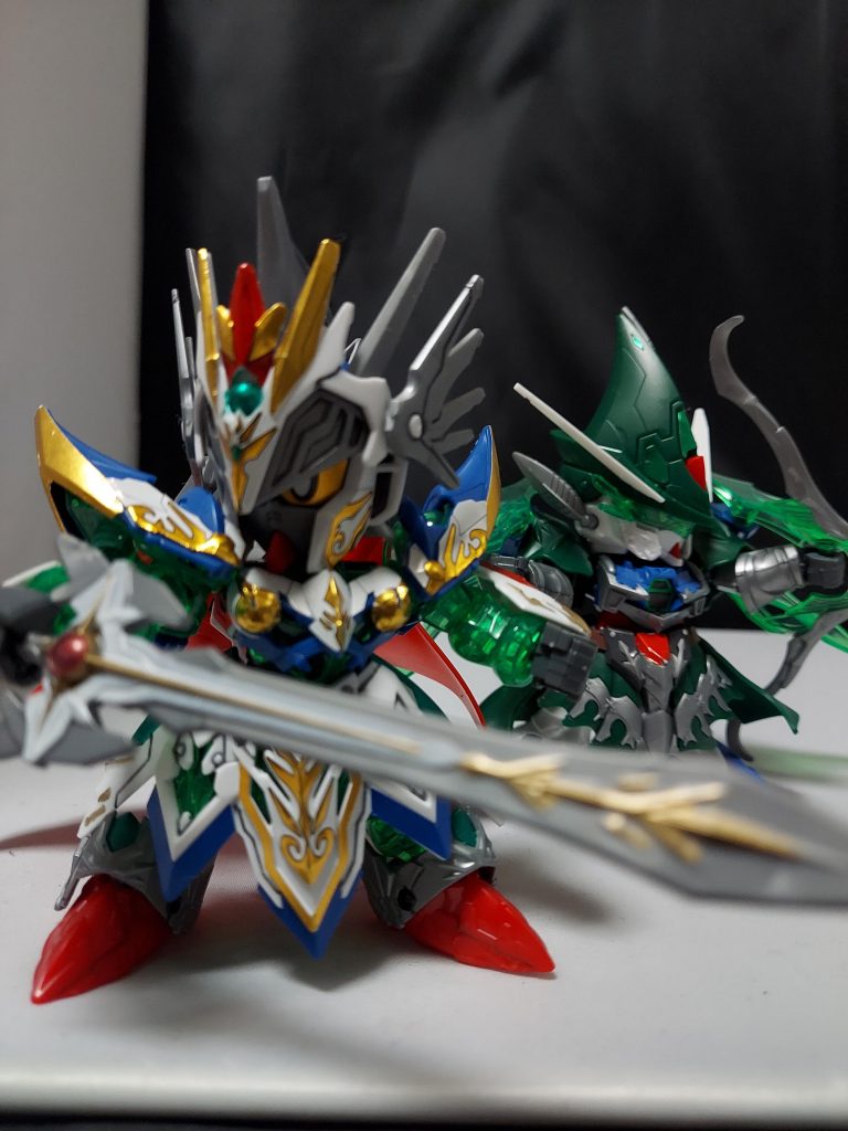 一緒に買ったロビンフッドとこの２体買うのに１つのお店でおひとり様ガンプラお１つしか買えないのでわざわざ別のお店まで行って買ってきました。はやく普通に沢山買える日がきて欲しいものです....