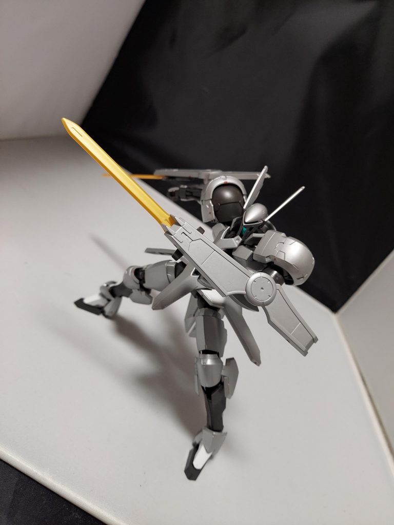 すこしカラーを変えるだけでも雰囲気が変わりますよね！騎士のような機体にみえて自分ではなかなかお気に入りです。