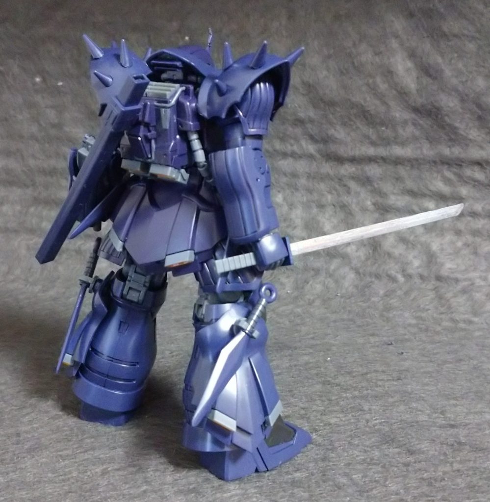 リアビュー 意外と細かいトコの塗装が多いです💦バックパックのパイプ(動力パイプではない)部分や脛のスラスター､コールド•クナイの持ち手部分､コールド•ブレードの鍔など