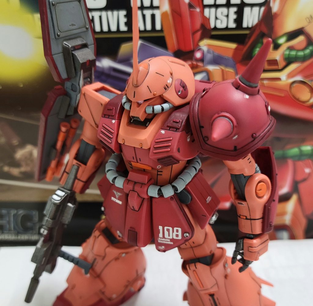 よくある、斜め上からショット。スジボリは0.2をメインで使ってます。マイナスモールド的なのは、0.2・0.3・0.5を気分で使い分けてます。細いチップっぽいのはプラ板から切り出して筆塗りです。