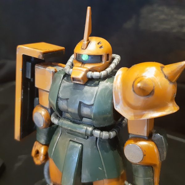 HG ガルマ専用・ザクⅡ