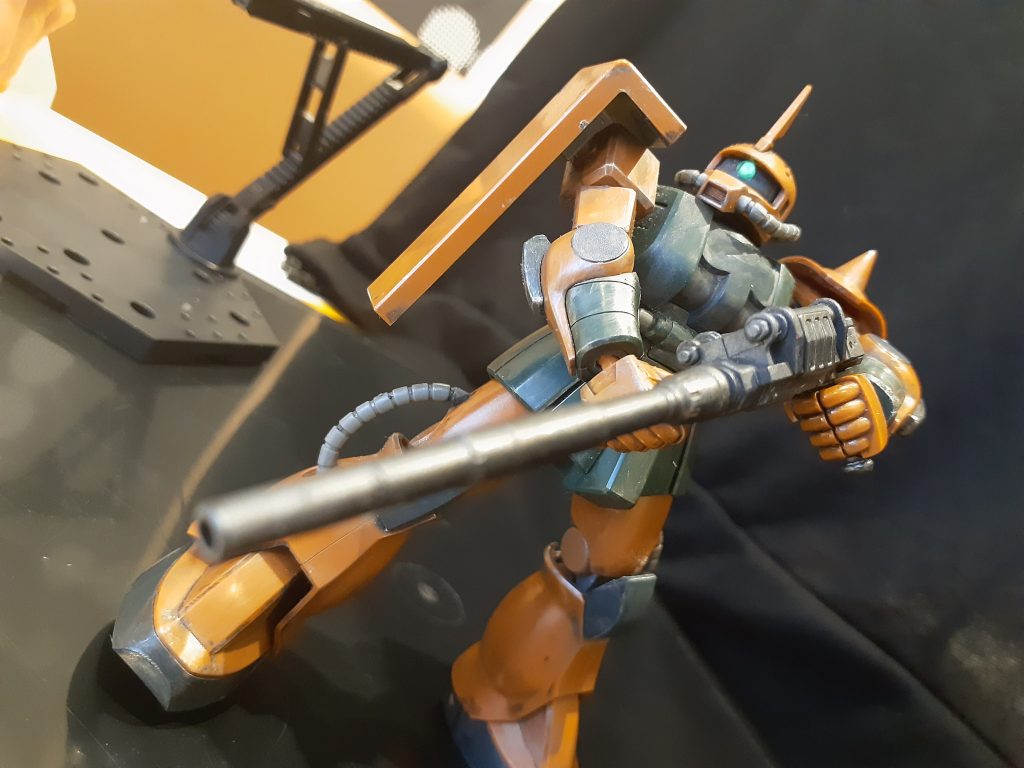 ガルマ専用マシンガンと…