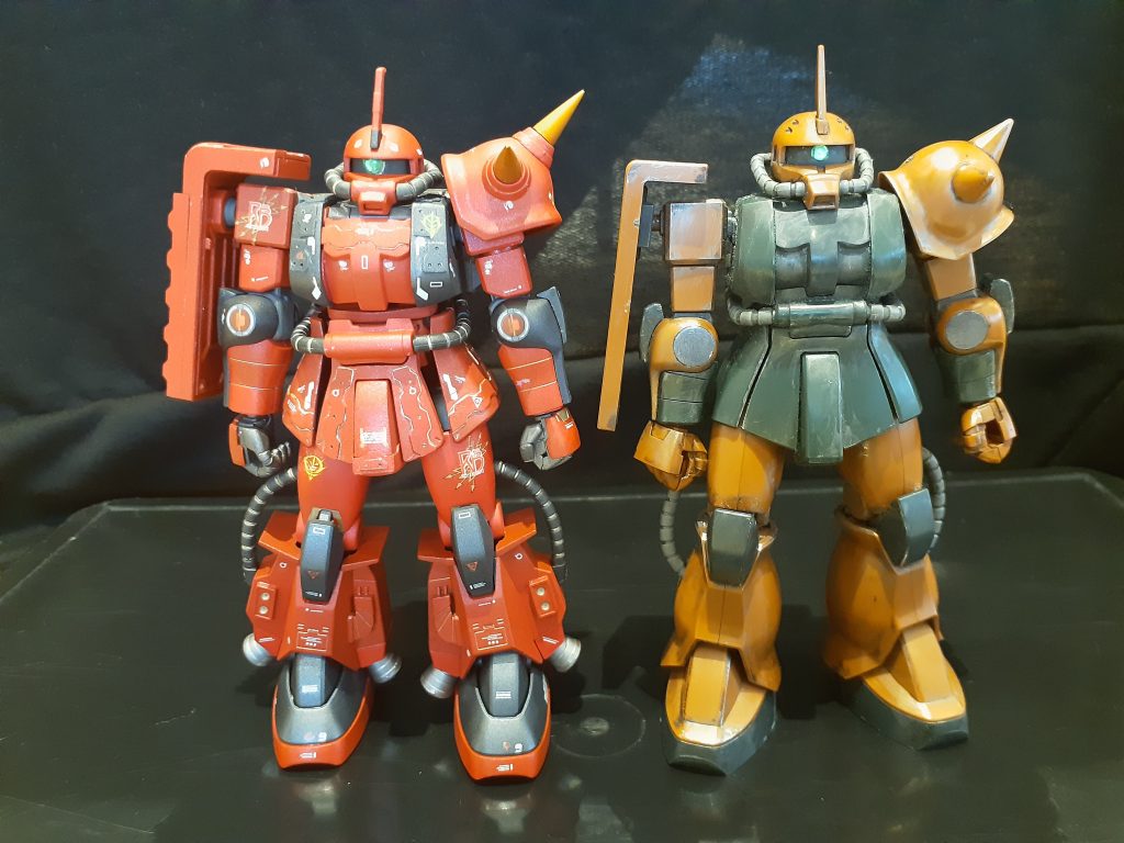 前回制作した赤いヤツと…ツーショット…。