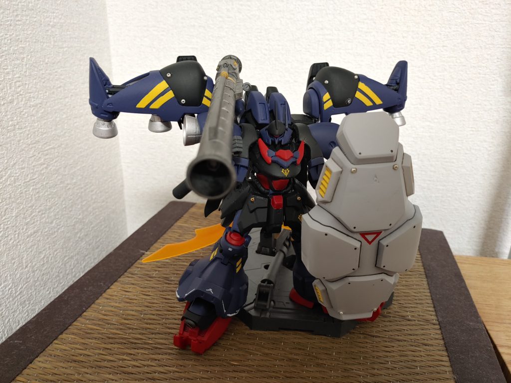 GPシリーズの5号機ってことで製作！名前のカンナの花言葉は『妄想』ペンタは『５』を意味します。私の妄想が入ってますね。アトミックバズーカを装備してます。