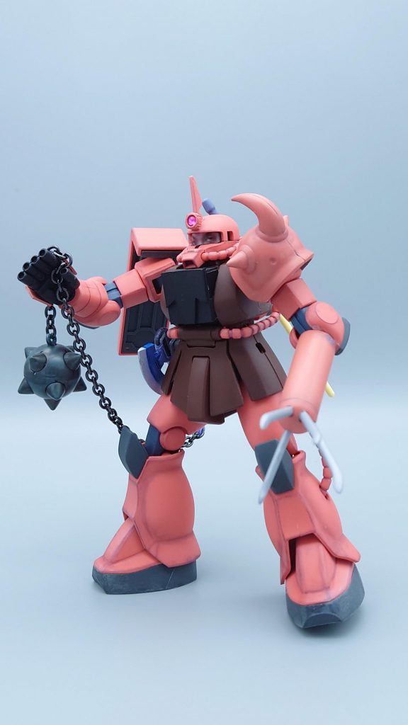 頭部は元々のモノアイの部分に、俳優 北村一輝さん演じる中込威の目の部分だけ印刷して貼り合わせました。