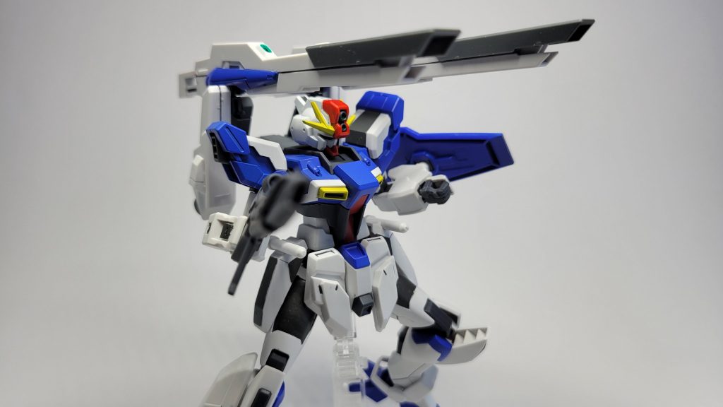 飛び道具はトーデスシュレッケンとビームライフル、ダブルビームキャノンを装備しています。(サテライトキャノンは出力が足りないので砲身を転用した設定)