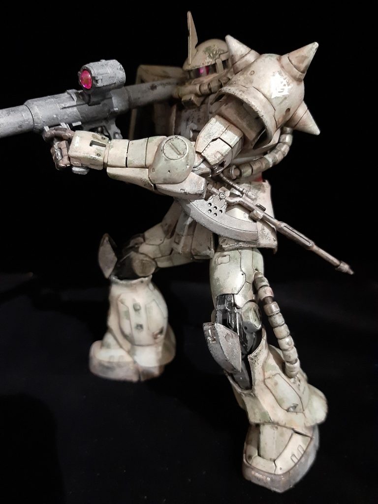 RG　ザクⅡ（ウェザリング塗装）–2枚目/制作者：孤独のプラモ