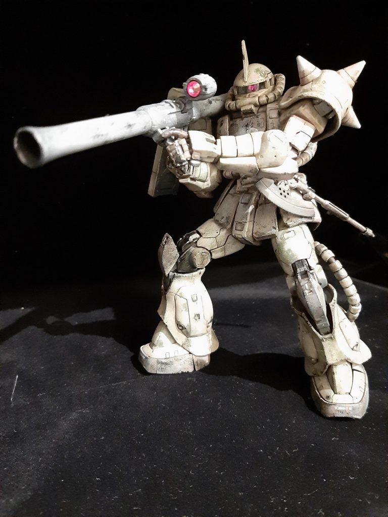 RG　ザクⅡ（ウェザリング塗装）–4枚目/制作者：孤独のプラモ