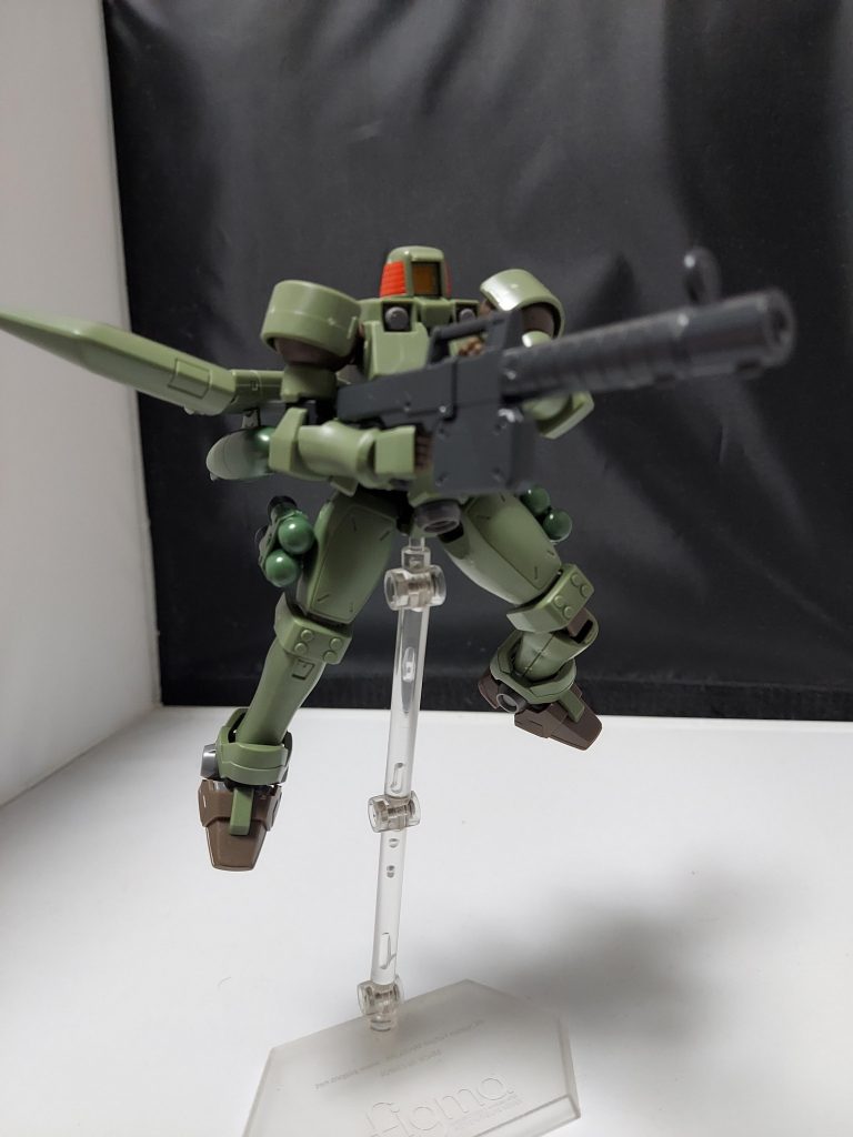 飛行仕様リーオー空中からビームライフルで狙います。とにかく沢山のリーオーの数々、量産機の無限の可能性を感じます。昨日もたまたま寄った場所でオルフェンズのグレイズを発見、気づいたらレジへ行っておりました。皆さんもよい量産機ライフを…(о´∀`о)