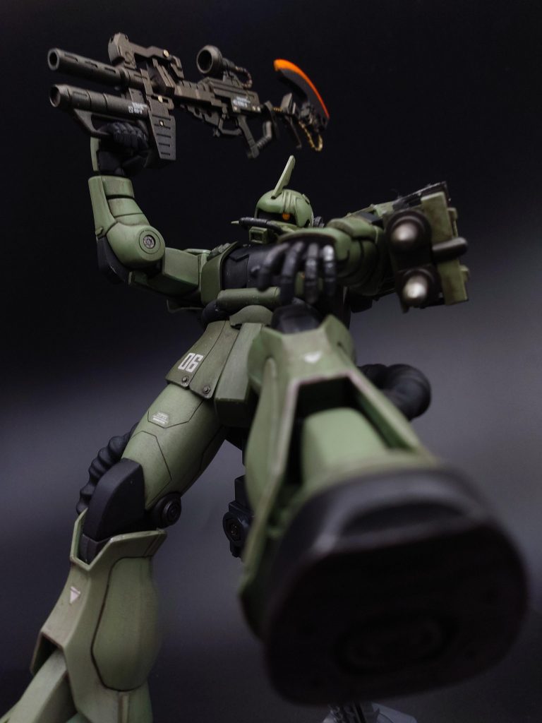 いつも簡単なポーズしか撮らない（撮れない）のですが、今回は動きのあるショットも撮ってみました。難しいです…。