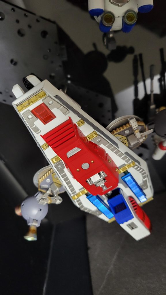 下面です。細かい部品でいっぱいです。色々拘って作ったのですが、通常余り見えないところなので残念です(ToT)