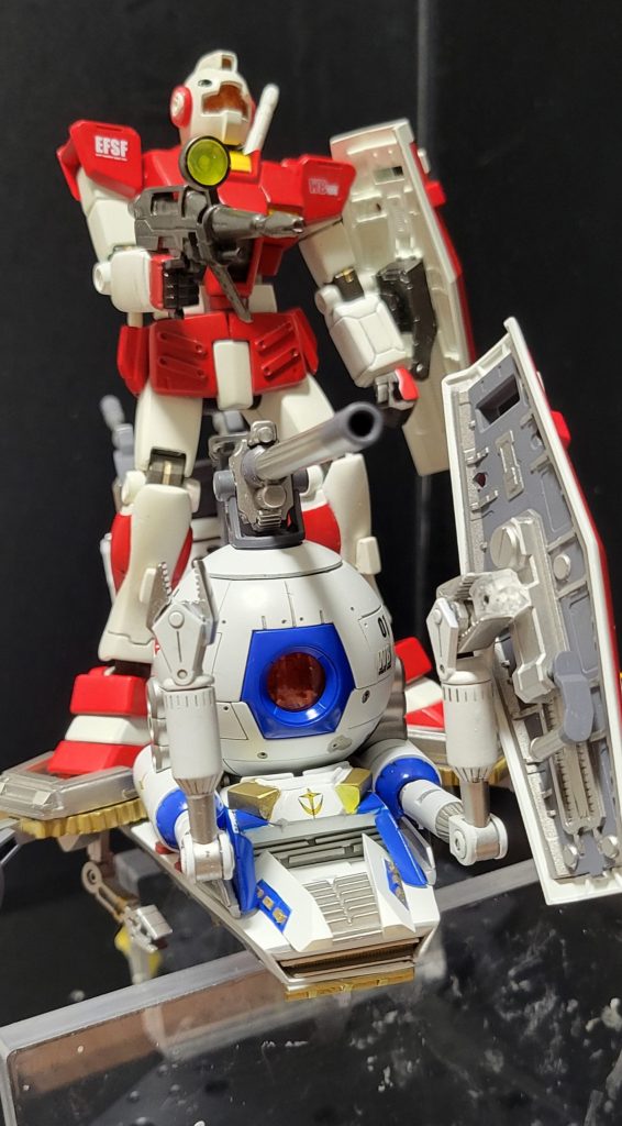 モビルスーツも足場を交換することで乗せることができます。