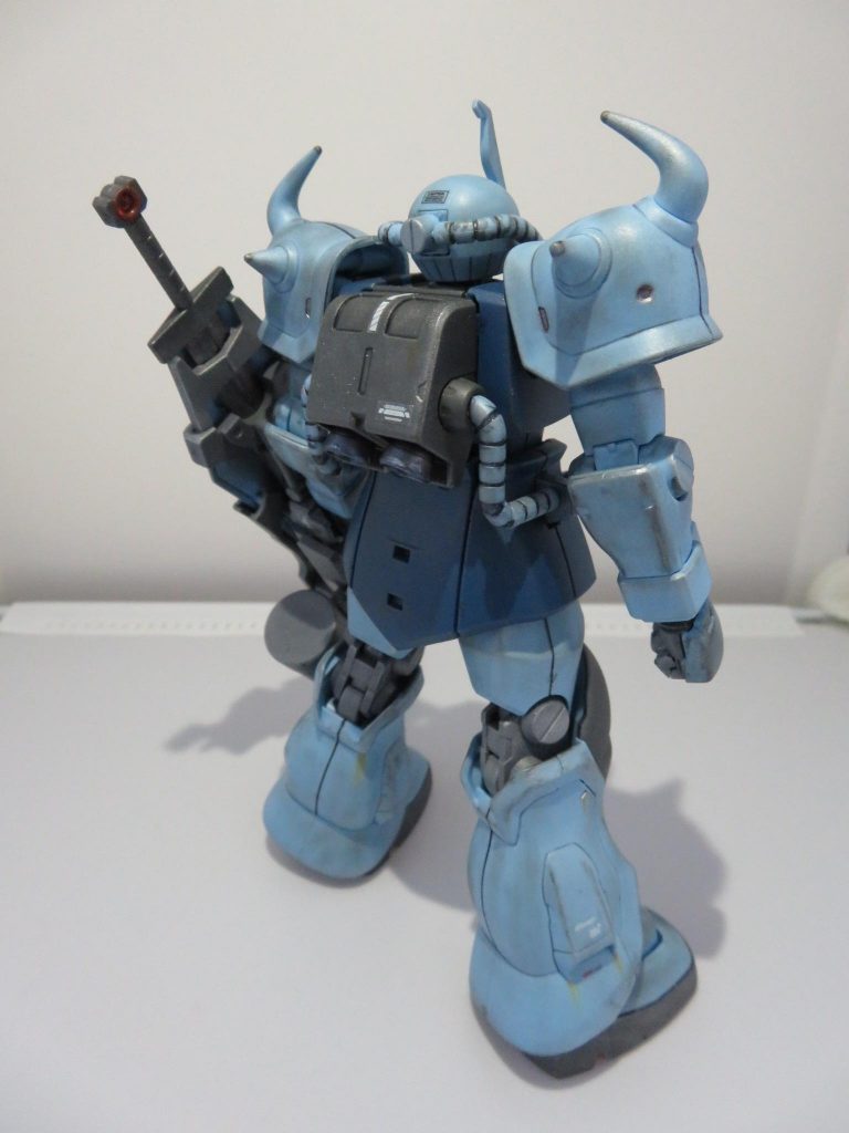 ふくらはぎや肩のモールドは、元々合わせ目になるところです。