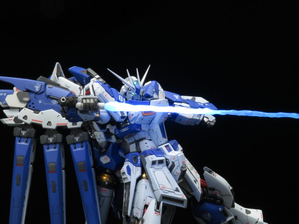 ビームサーベルも蛍光塗料で塗装してます青って良いですよね～