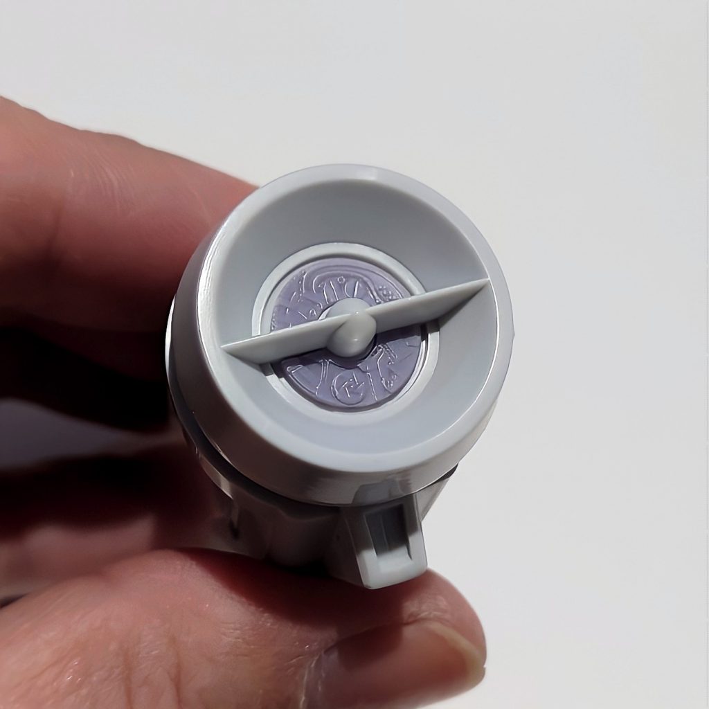 塗装前はこんな感じ。インチキくさいですねぇ…