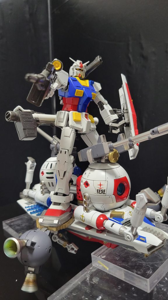 ガンダムも乗せれます。ジムよりはまっています( ＾ω＾ )