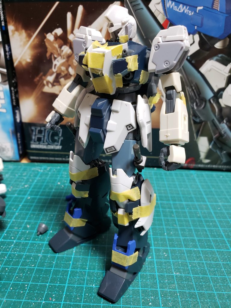 改造後 イメージ図膝はナラティブにムーン、足カバーはez-sr、腰周りをムーンとバルバドス、胸をブルー3号機、赤い所をサンダーのフルアーマー、肩と頭はナラティブに。サーベルは局地戦の北米戦仕様のものを。外伝ではなく、アニメで放送される主人公機のイメージがこの時にはありました。