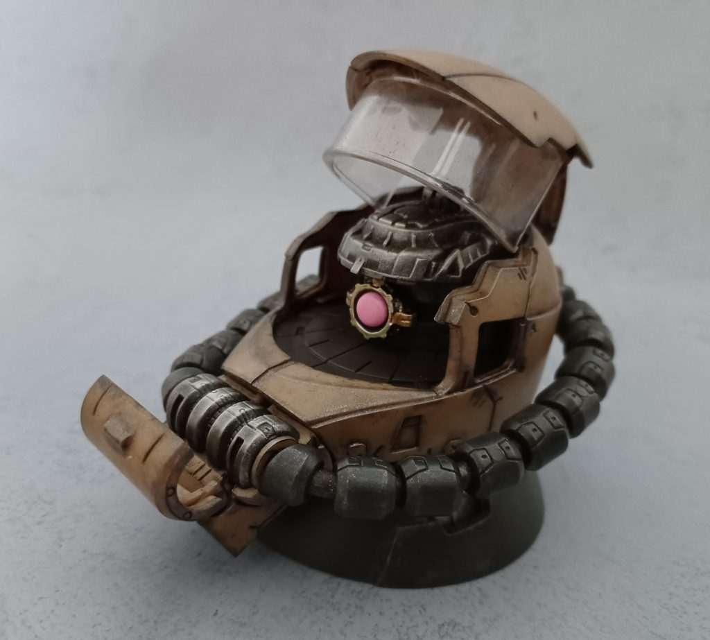 頭頂部とパイプ基部もオープンして内部ディテールも細かくてテンション上がる～♪今回のザクヘッドは内部は塗装されてないので何となく塗ってみた