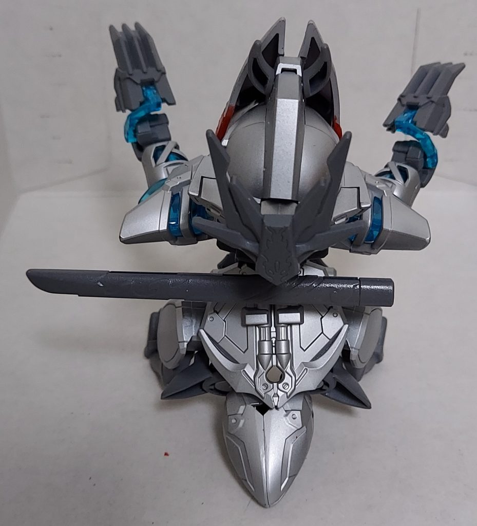 溝に赤入れれば雰囲気大分変わりそうです。