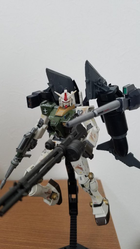 背面にはプロペラントタンクを2基搭載。また、2連装ミサイルや、ビーム・スナイパーからの攻撃も可能。更に、ビーム・マシンガンも使用できる。……設定がぐちゃぐちゃです。