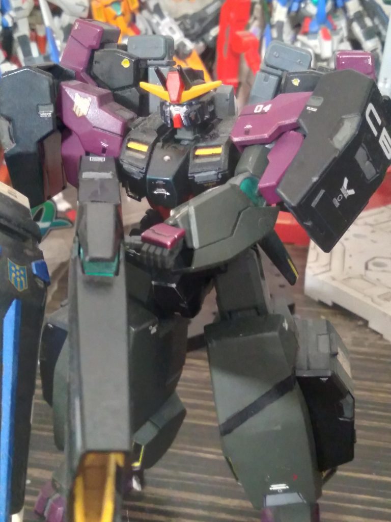 This is the heavy hitter of the team. GN-R4 Gundam Oberon. It's based off seravee gnhw/b. 