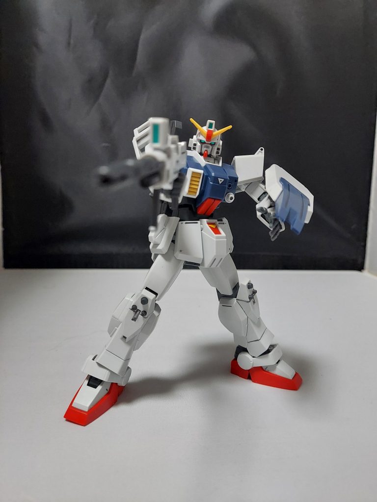 ビームライフル装備軽くスミイレだけしてます。