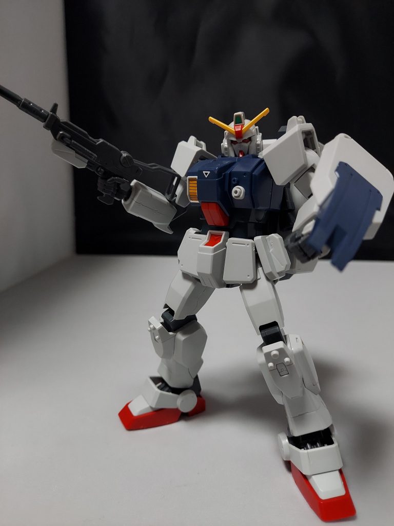 マシンガン装備こちらのガンプラは一昔前にでた方です。残りの2機は新しい方です。