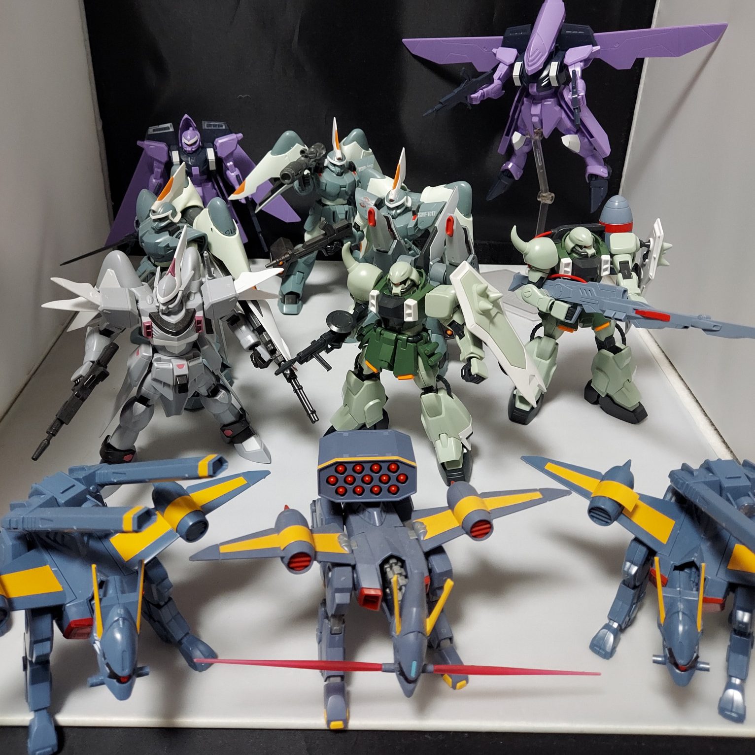 HGセイバーガンダム レジェンドガンダム ラゴゥ バクゥ まとめ売り