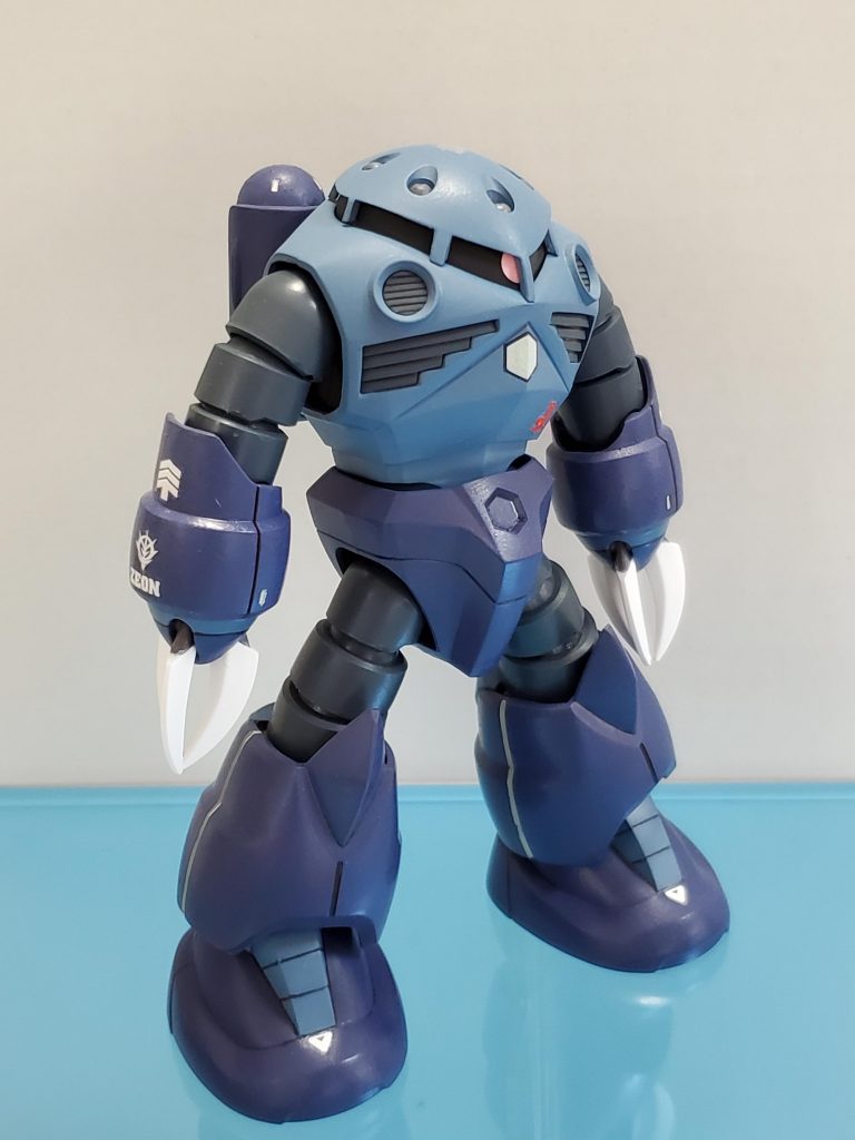 シャア専用ズゴックをほぼ全塗装し、艶消しスプレーを吹いて仕上げました🎵塗装はミディアムブルー、ティターンズブルー2、ガンダムマーカーMSVライトブルーを使用してます🟦