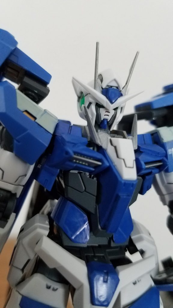 最後にアップで。配色は試験機なので、派手なトリコロールではなく、シンプルに青、黒(灰)、白系統に抑えています。あとは、各所に金・銀で塗装しました。