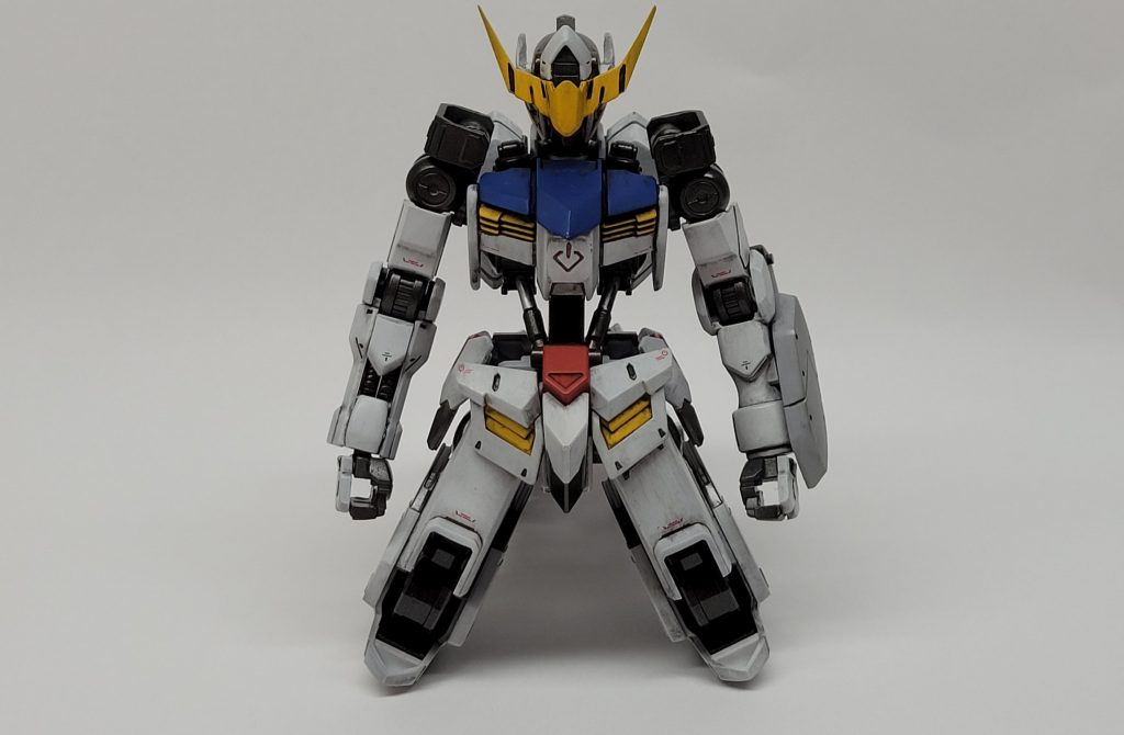 カラーレシピ下地：グレー缶サフ本体：ホワイト青：インディーブルー＋モンザレッド少量赤：モンザレッド黄色：キャラクターイエロー＋MSイエロー少量関節：黒鉄色ガントレット：缶サフマーク：ピンク＋メタリックレッド少量(水性アクリジョン)