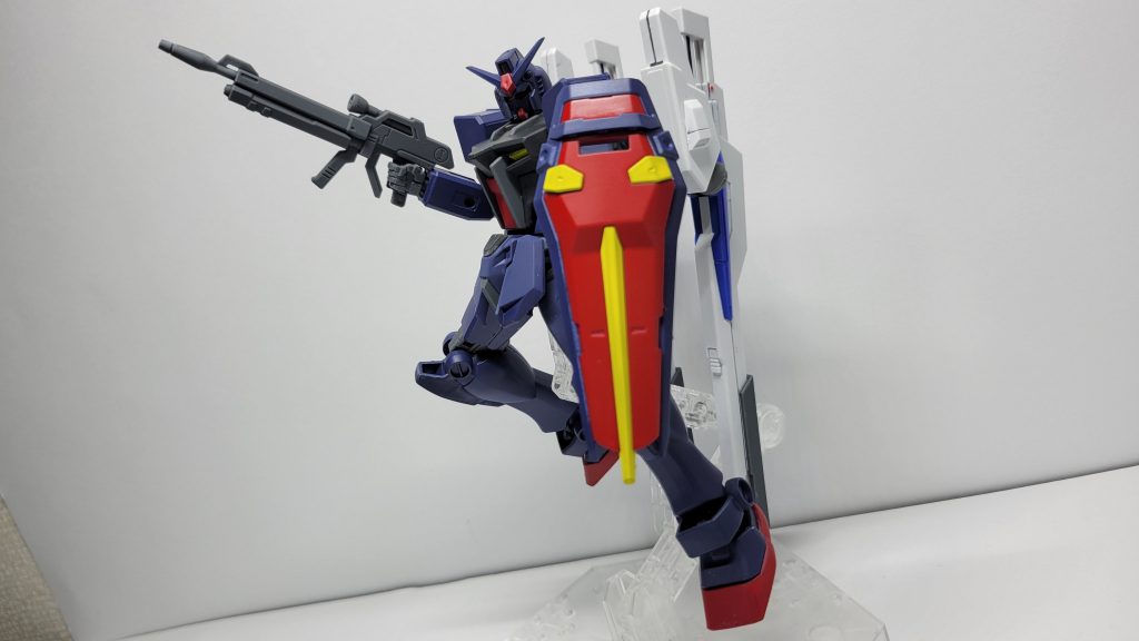 胴体がストライクなのでストライカーパックに対応しています。(画像はガンダムリソーブのコンバインストライカー)