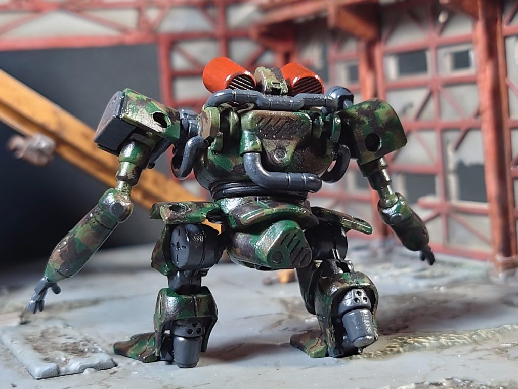 可愛いバック姿。今回のフル可動の決め手になったのは、ボールデンアームアームズのボールジョイント小です。肩、肘、股間、膝、足首とほとんどで使用してますね。