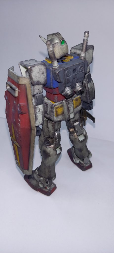 エッジを金ヤスリ、スポンジチッピング、ウェザリングマスター、ウェザリングカラーで仕上げてます。