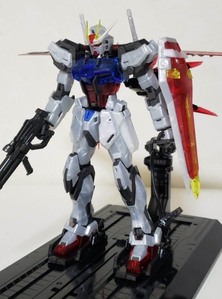 素組み状態白のクリアパーツはそのままでは見た目悪いですね(T＿T)