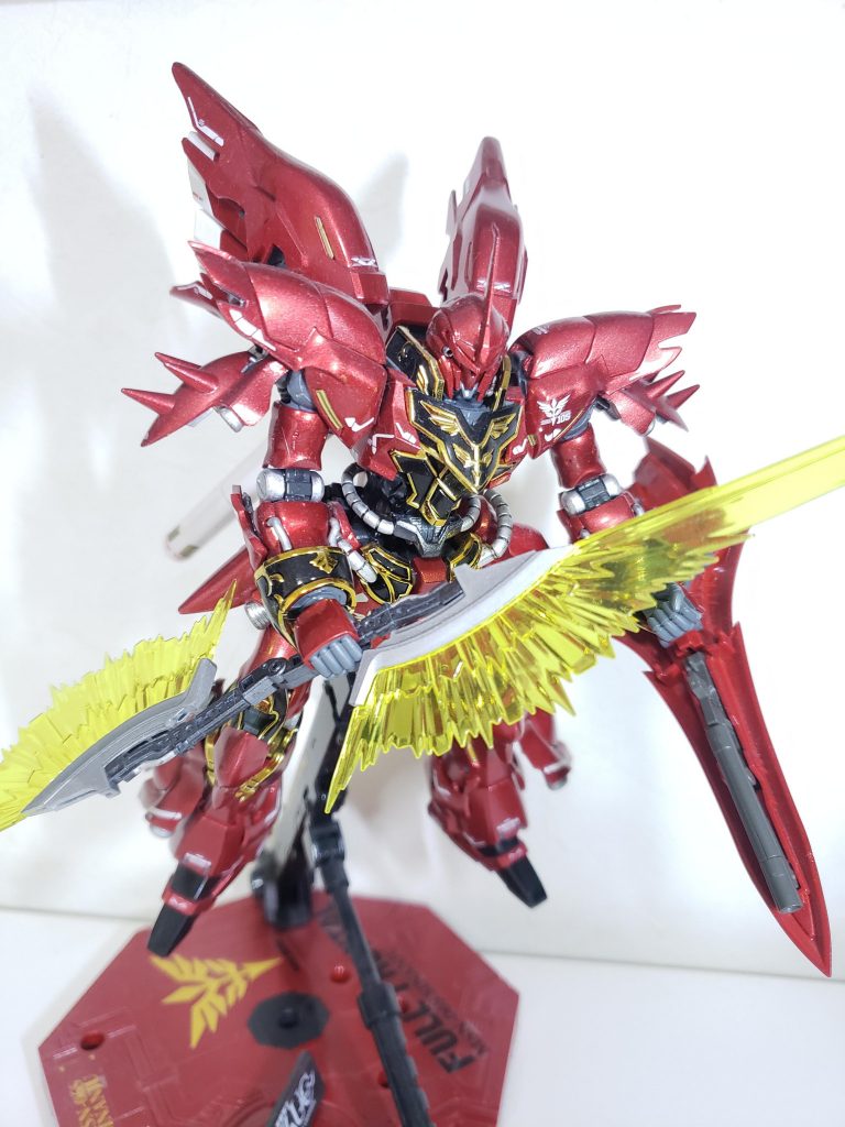 RGの可動指では武器は全く保持出来ませんね。シールドも保持力弱く触るとポロポロします。RX78-2ガンダムよりはマシですがww