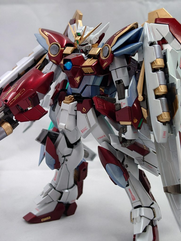 アップ。このカラーリング(赤+金をメインとしたカラーリング)は私の好きなカラーリングで、今回は気ままに作るというコンセプトだったので、いつも悩む配色がすぐ決まりました(笑)