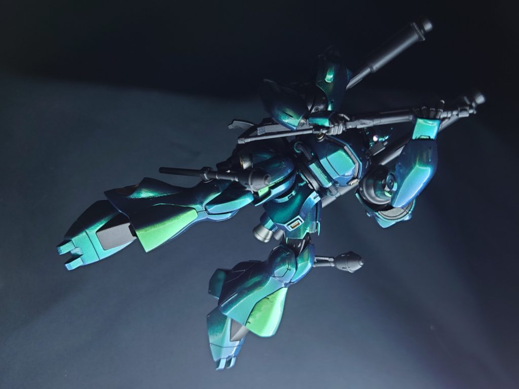 経緯としては、MGケンプファーを艶々に仕上げたいなと思い、さらにドラケンくんの宿敵?だよな、などとは思ったようなないような。