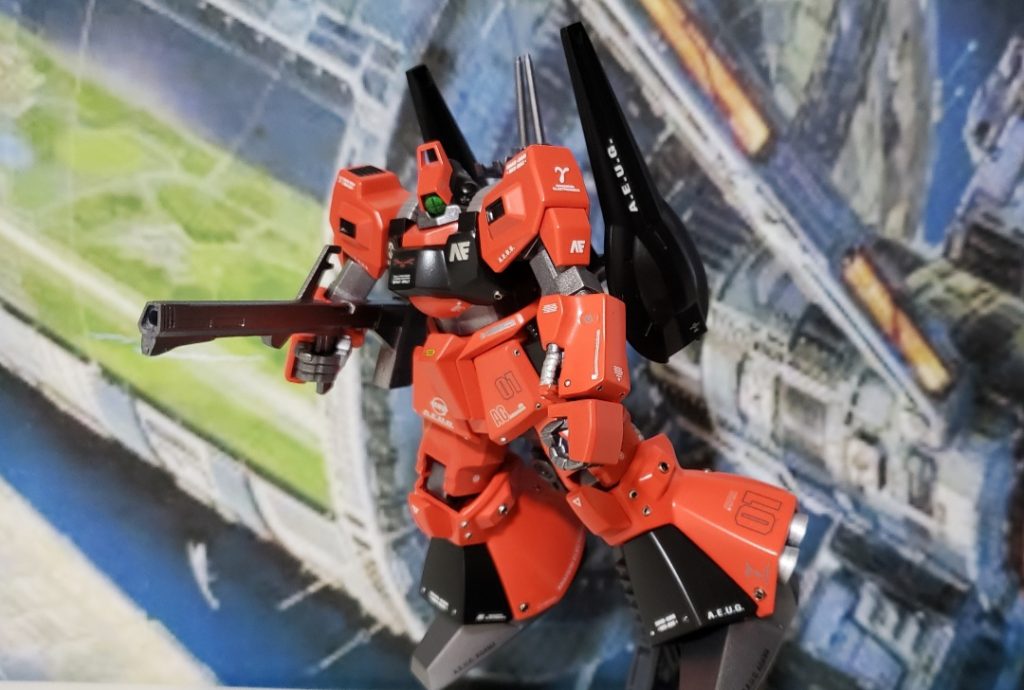 リック・ディアス アポリー機、もう少しオレンジ寄りでも良かったかな?焦茶部分を黒にしたことでデブッチョな機体が少しは引き締まってみえるようになった気がします。各所にモールドを追加してやればもっとカッコ良くなるだろうけど……まっこんなもんか😉