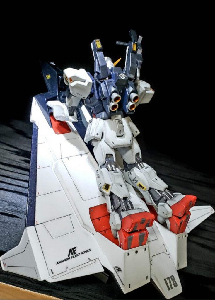 フライングアーマーも作成。紺色はディープメタリックブルー(缶スプレー)で塗装。上からの絵もカッコイイ!